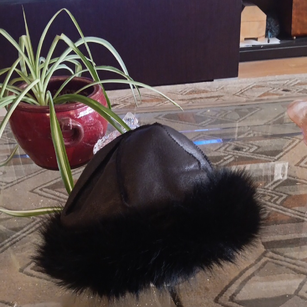 Elegant Black Fur Reversable  Women's Hat